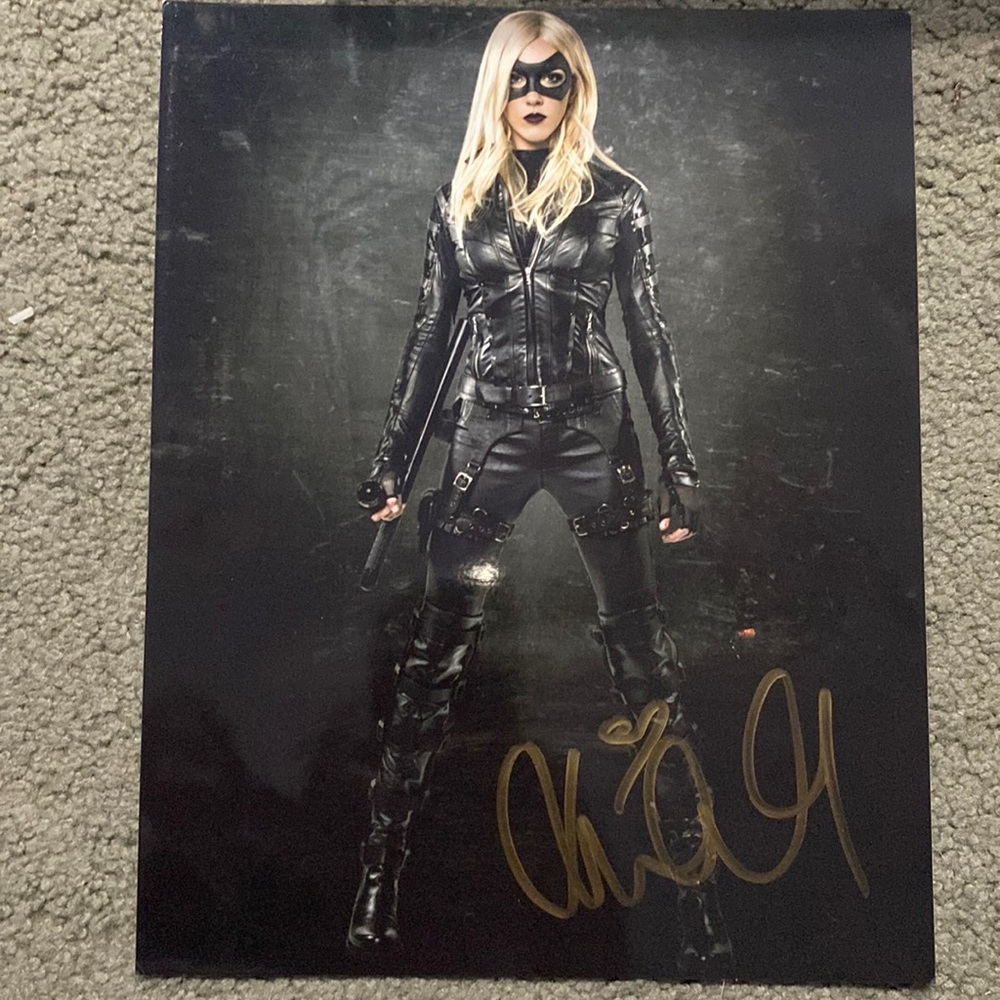 Katie Cassidy autograph